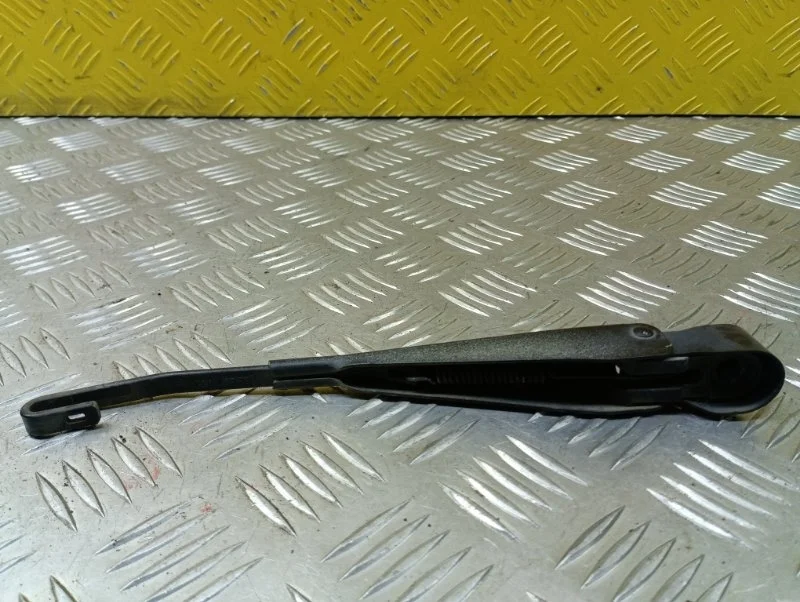 Щеткодержатель задний (поводок стеклоочистителя, дворник) Land Rover Freelander Ii (2006-2014) 2011 LR003297 2.2 D 224DT