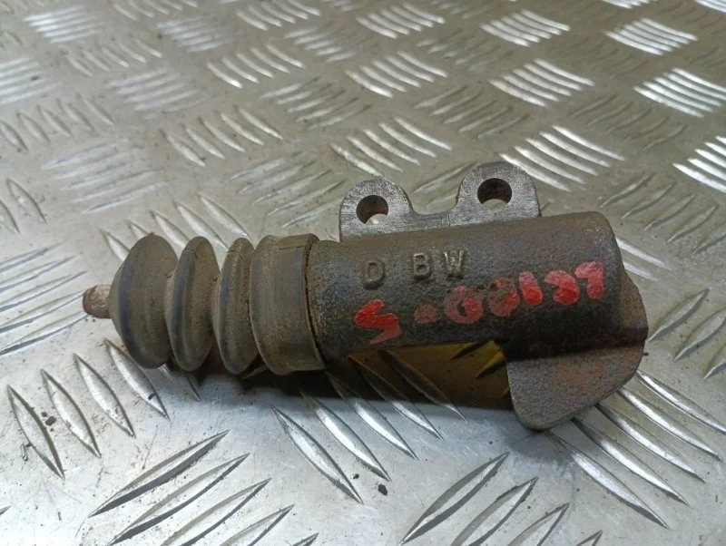 Цилиндр сцепления рабочий Nissan X-Trail (T30) 2001-2006 2004 30620AU400