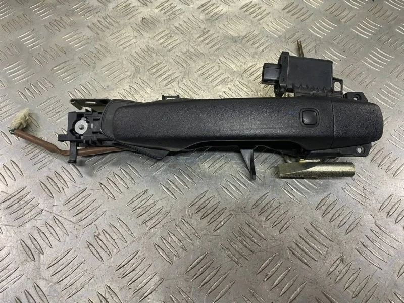 Ручка двери наружная передняя правая Toyota Land Cruiser 200 (2008-2021) 2010 6921060100C0 4.5 D 1VDFTV