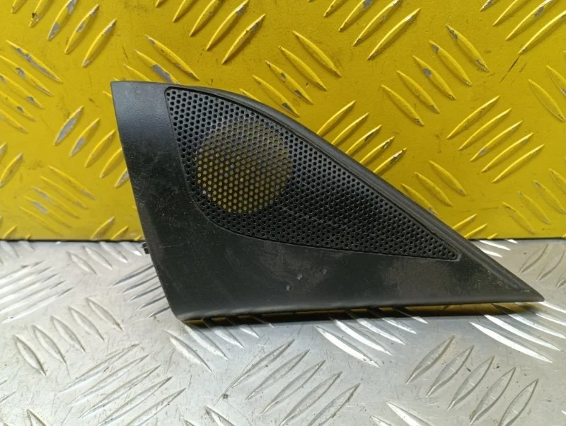 Крышка зеркала внутренняя правая Mitsubishi L200 (2006-2015) 2011 MN136566XA ПИКАП 2.5 D 4D56