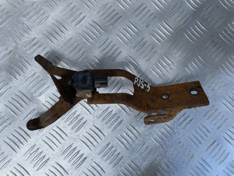 Датчик положения подвески Mitsubishi Pajero Sport II (2008-2017) 2011 8651A106 ВНЕДОРОЖНИК 2.5 D 4D56