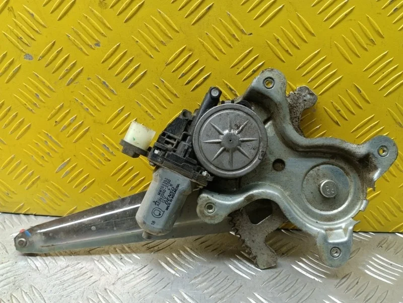 Стеклоподъемник электр. задний правый Mitsubishi L200 (2006-2015) 2011 MN182404 ПИКАП 2.5 D 4D56