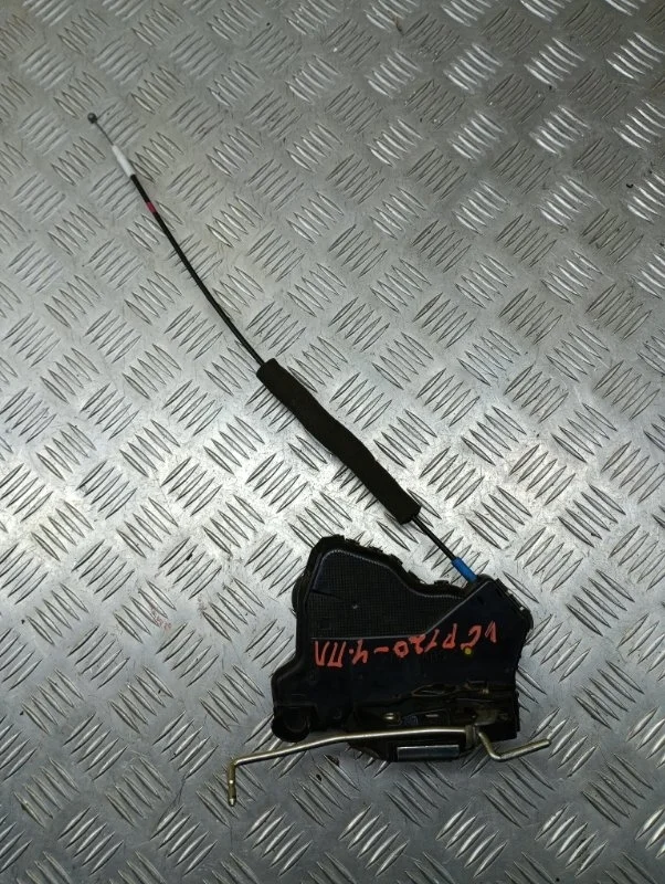 Замок двери передней правой Toyota Land Cruiser Prado 120 (2002-2009) 2008 6903033272 ВНЕДОРОЖНИК 4.0 I 1GRFE