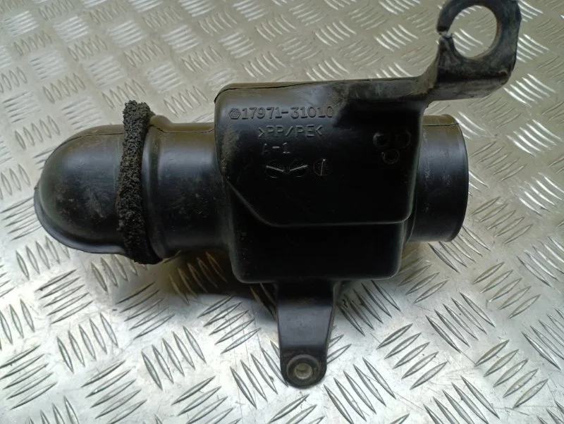 Воздухозаборник Toyota Land Cruiser Prado 120 (2002-2009) 2008 1797131010 ВНЕДОРОЖНИК 4.0 I 1GRFE