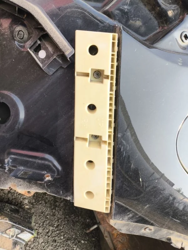 Кронштейн заднего бампера правый Infiniti FX 35 (2008-2013) 2012 852261CA0A 3.5 I VQ35HR