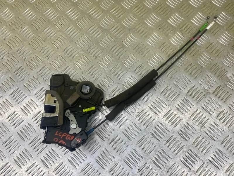 Замок двери передней левой Toyota Land Cruiser Prado 120 (2002-2009) 2008 6904033232 ВНЕДОРОЖНИК 4.0 I 1GRFE