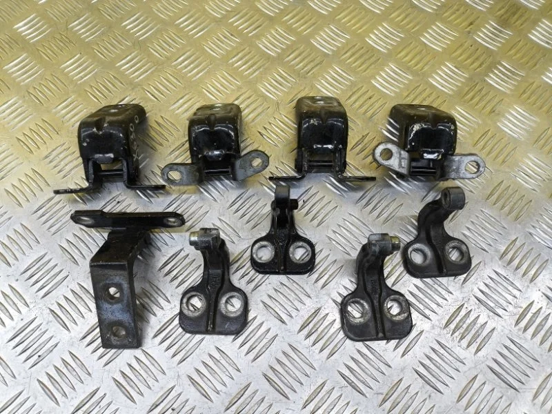 Петля двери Infiniti Fx 30D ( 2002-2013) 2010 80400EG000 3.0 D V9X