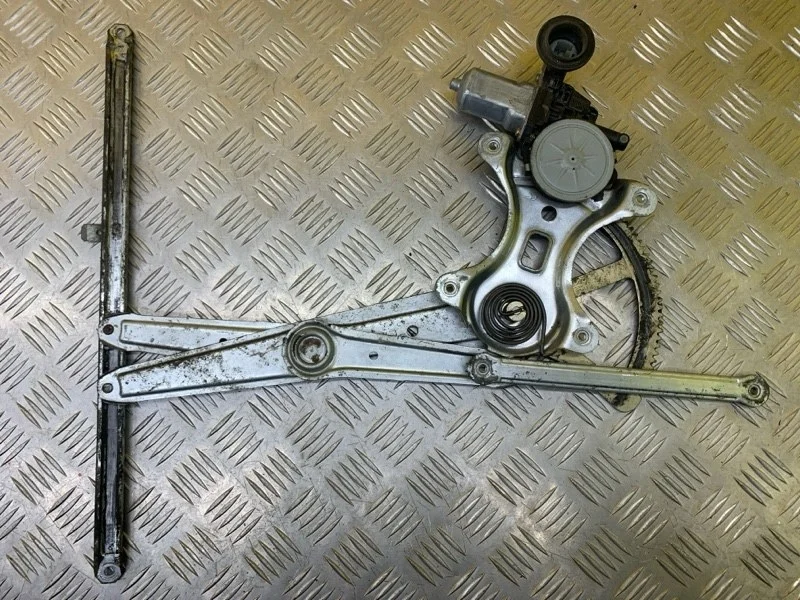 Стеклоподъемник электр. передний левый Lexus Rx 300 (2003-2008) 2006 6980233040