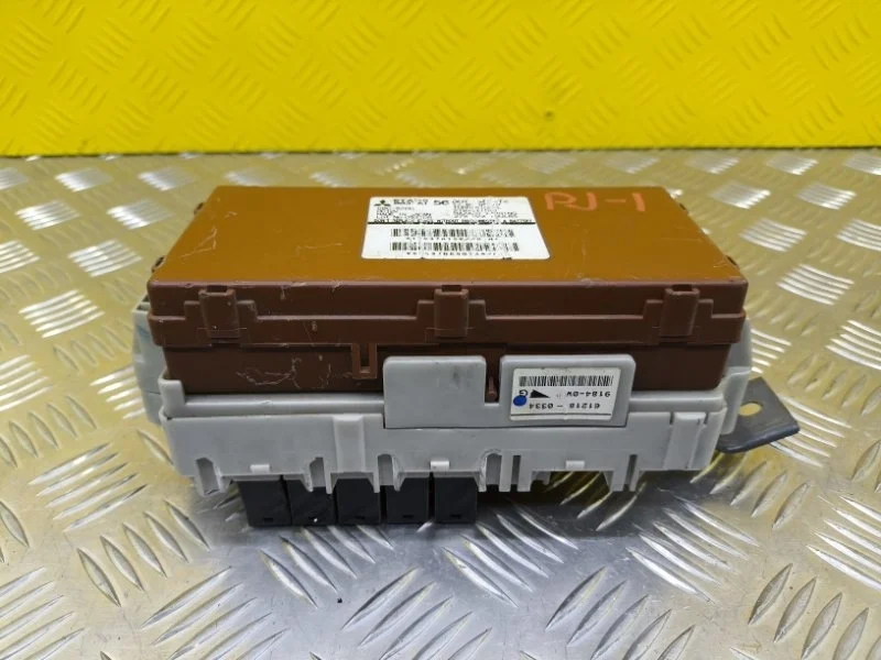 Блок предохранителей Mitsubishi Pajero IV (2006-2019) 2007 8637A156 ВНЕДОРОЖНИК 3.8 I