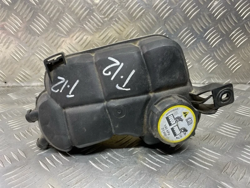 Бачок расширительный Land Rover Freelander II (2006-2014) 2007 LR004080 2.2 D 224DT