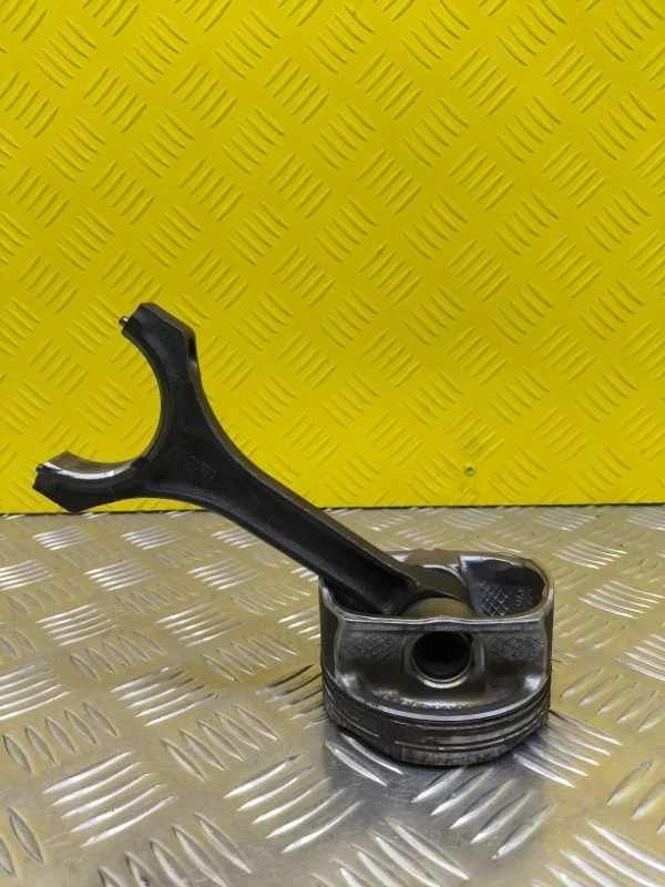 Поршень Lexus LX 570 (2007-2022) 2009 131010S011 5.7 I 3URFE