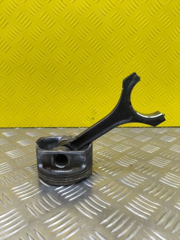 Поршень Lexus LX 570 (2007-2022) 2009 131010S011 5.7 I 3URFE