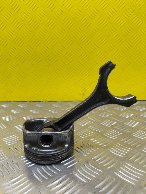 Поршень Lexus LX 570 (2007-2022) 2009 131010S011 5.7 I 3URFE