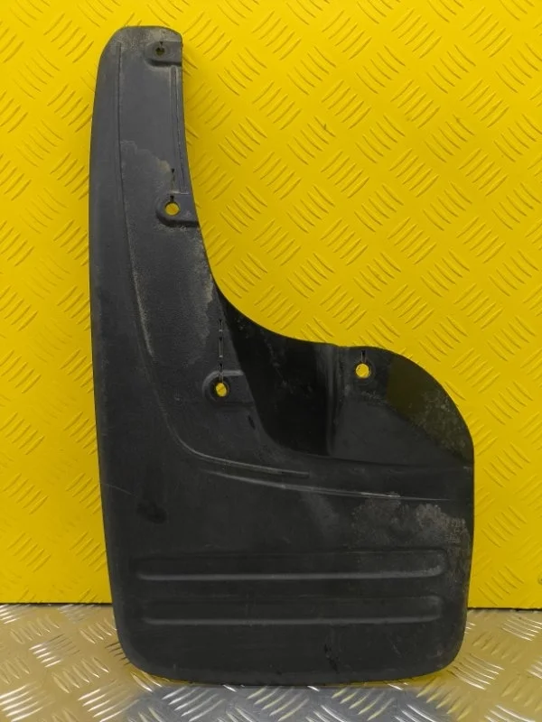 Брызговик передний левый Toyota Hilux (2005-2015) 2013 766220K110 ПИКАП 3.0 D 1KDFTV