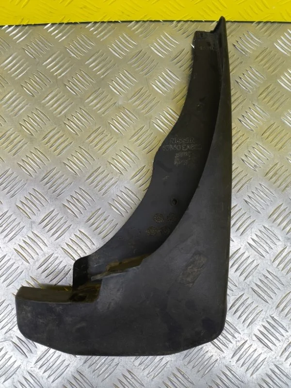Брызговик передний правый Nissan Pathfinder (R51M) 2004-2013 2010 63850EA500 ВНЕДОРОЖНИК 2.5 D YD25DDTI