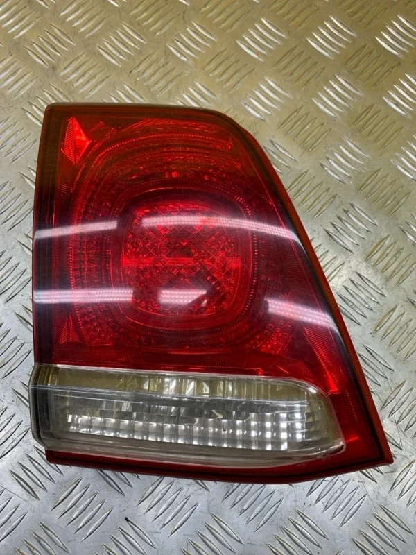 Фонарь крышки багажника левый Toyota Land Cruiser 200 (2008-2021) 2010 8159160210