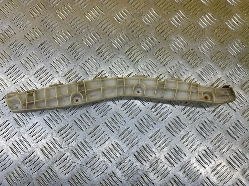 Кронштейн заднего бампера правый Mitsubishi Pajero IV (2006-2019) 2007 6410A188 ВНЕДОРОЖНИК 3.8 I