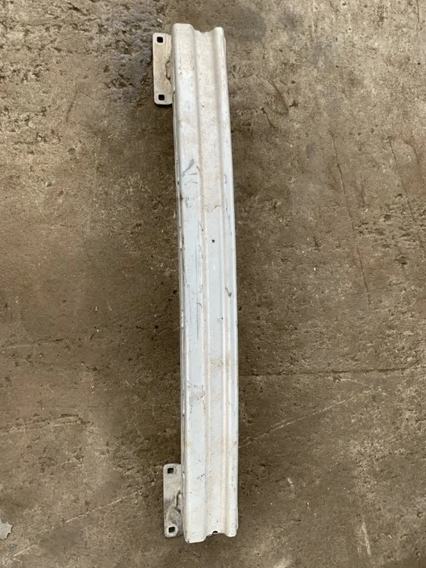 Усилитель бампера заднего Land Rover Range Rover Evoque I (2011-2018) 2011 LR044061 2.2 D 224DT