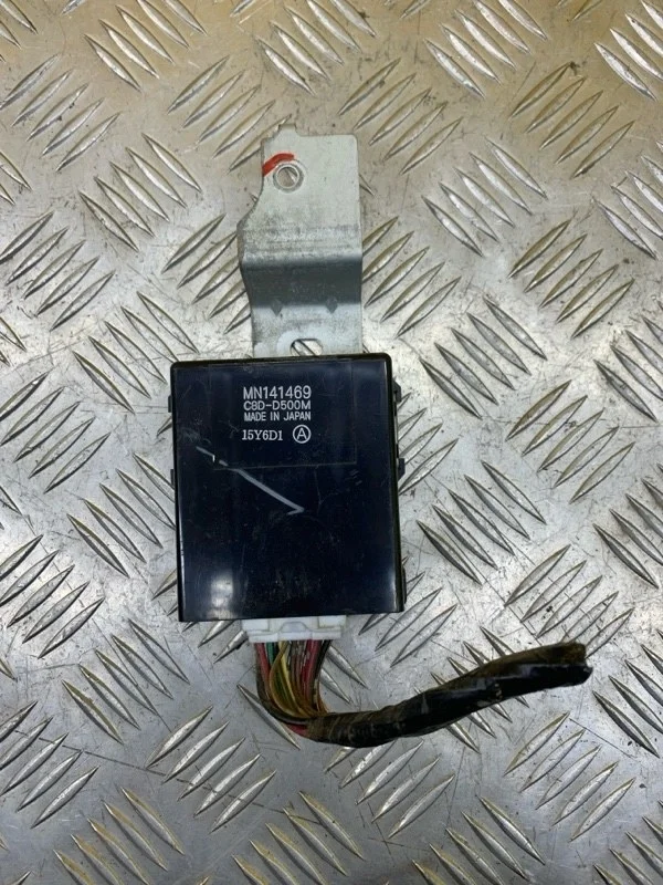 Блок управления стеклоподъемниками Mitsubishi L200 (2006-2015) 2006 MN141469 ПИКАП 2.5 D 4D56