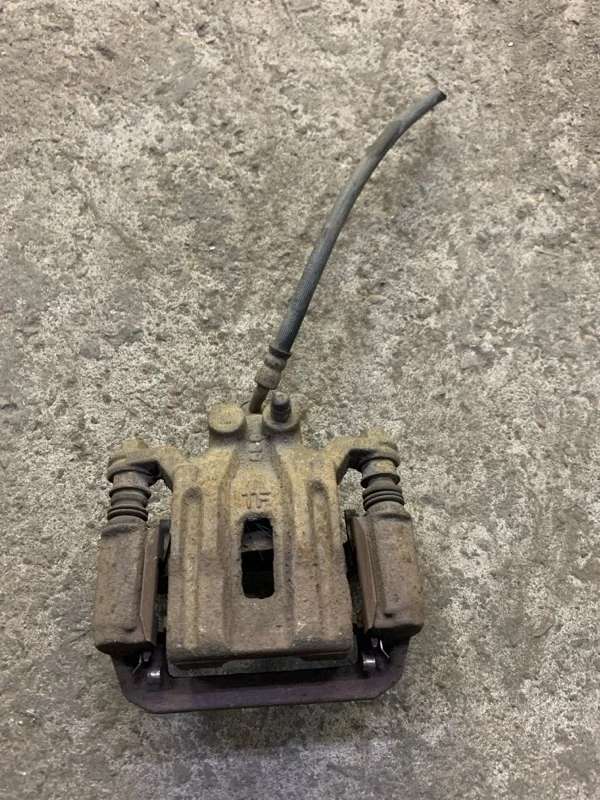 Суппорт задний левый Nissan Pathfinder (R51M) 2004-2013 2010 44011EB30A