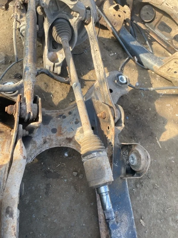 Полуось задняя (приводной вал, ШРУС) Land Rover Range Rover Evoque I (2011-2018) 2011 LR024763 2.2 D 224DT