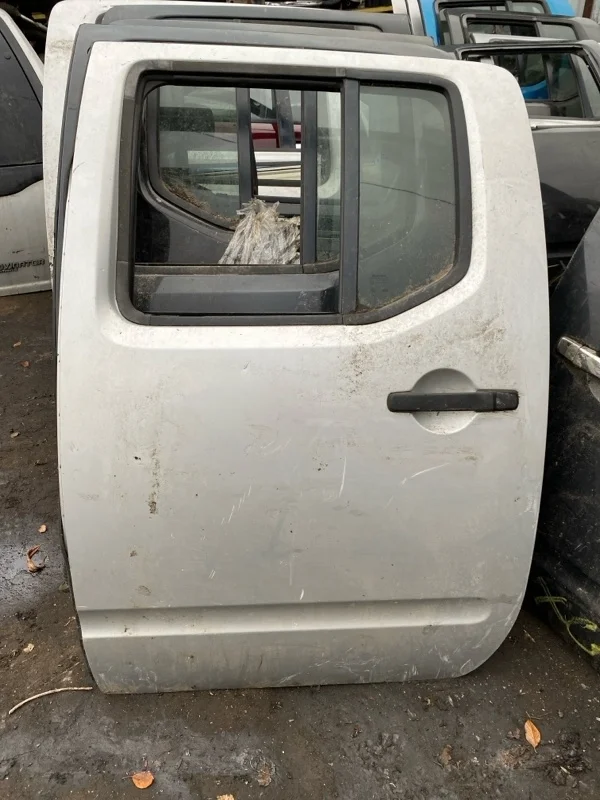 Дверь задняя левая Nissan Navara (D40) 2004-2015 2006 82101EB332