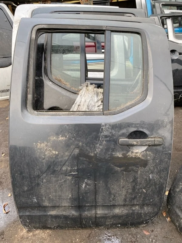 Дверь задняя левая Nissan Navara (D40) 2004-2015 2006 82101EB332