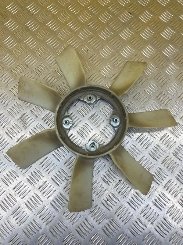 Крыльчатка вискомуфты Nissan Cabstar 2016 21060EB300 ГРУЗОВОЙ 2.5 D YD25DDTI