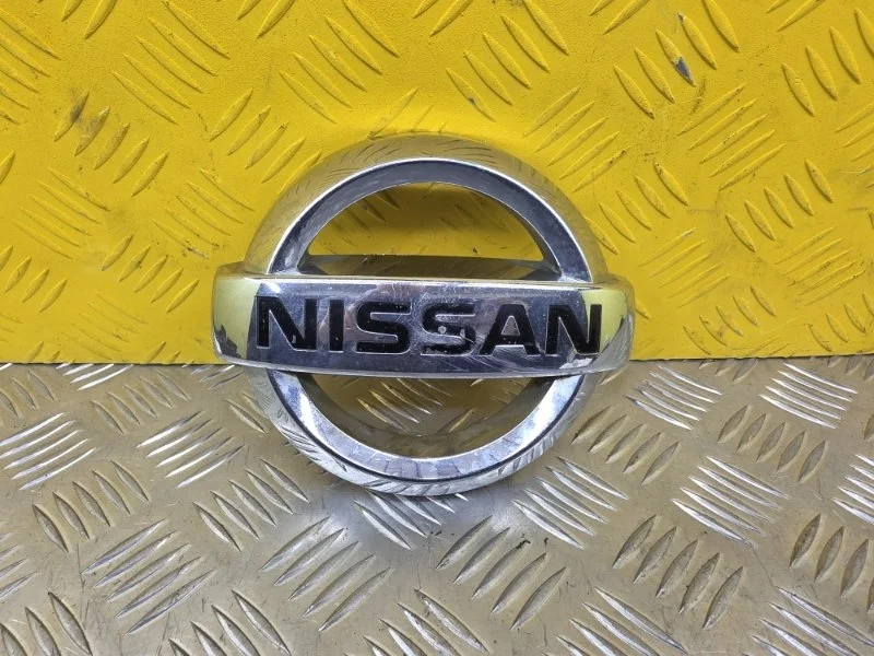 Эмблема Nissan Pathfinder (R51M) 2004-2013 2011 62890EB300