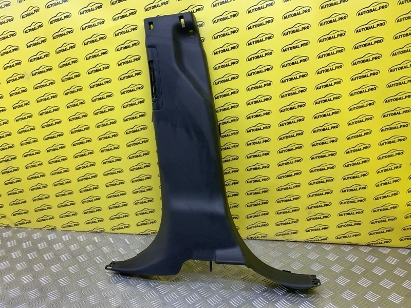 Обшивка стойки центральной левой Land Rover Discovery V (2016-н.в.) 2018 HY3231057A 3.0 D 30DDTX