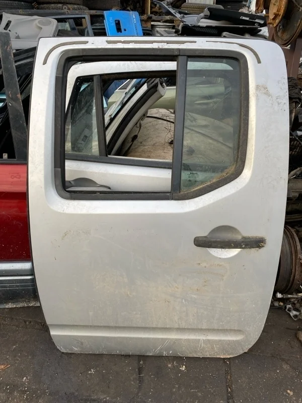 Дверь задняя левая Nissan Navara (D40) 2004-2015 2006 82101EB332 2.5 D YD25DDTI