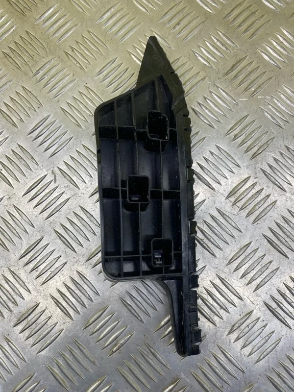 Кронштейн крепления бампера переднего Cadillac Escalade (2014-2021) 2016 23238320 6.2 I L86