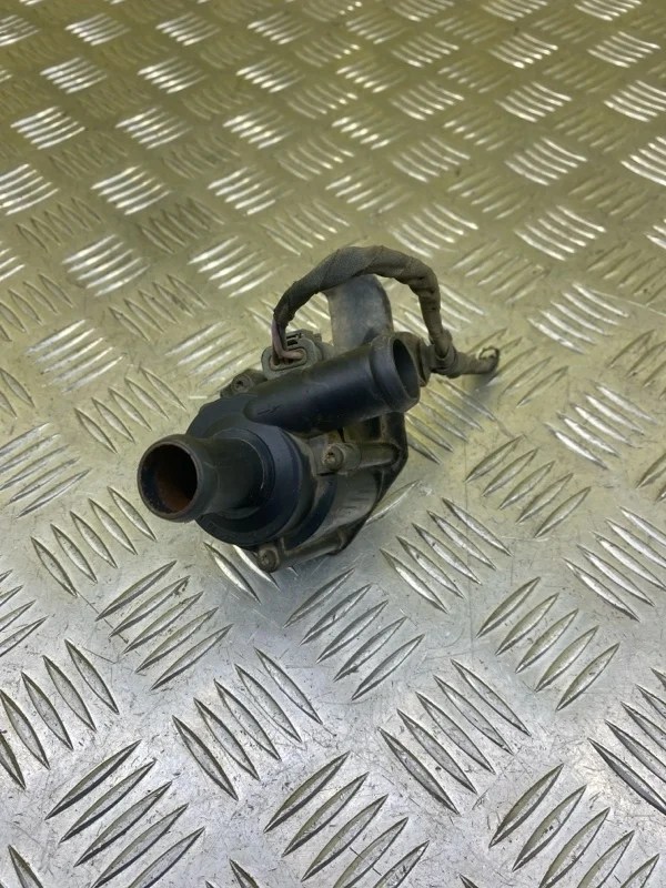 Помпа дополнительная Volkswagen Amarok (2010-н.в.) 2011 059121012A ПИКАП 2.0 D CDCA