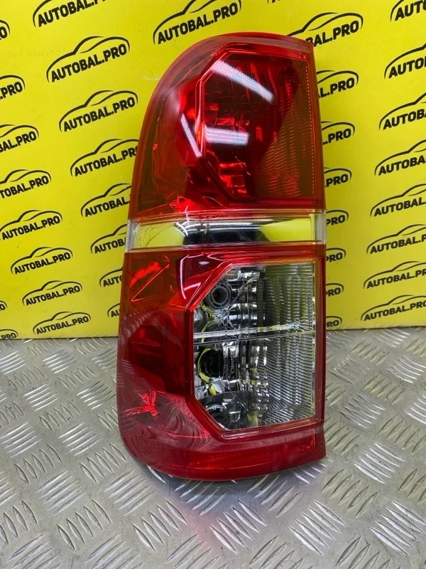Фонарь задний левый Toyota Hilux (2005-2015) 2013 815610K160