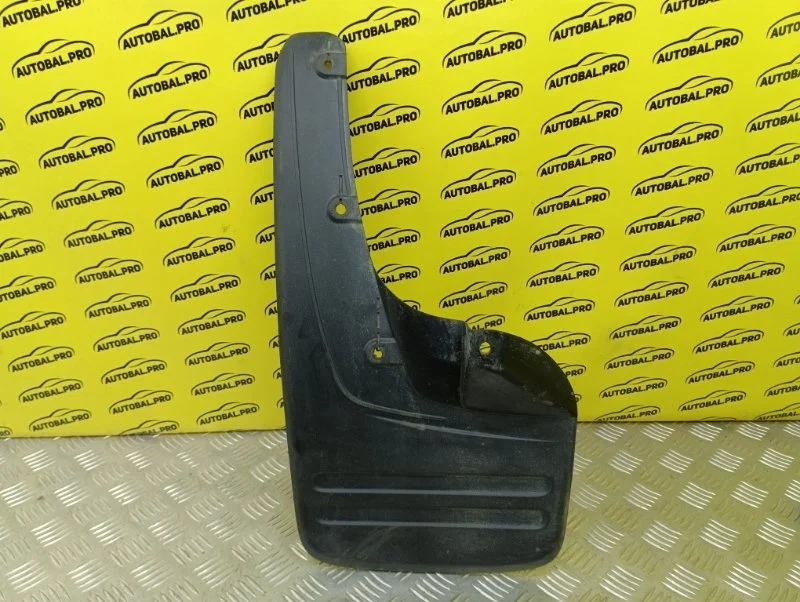 Брызговик передний левый Toyota Hilux (2005-2015) 2010 766220K100