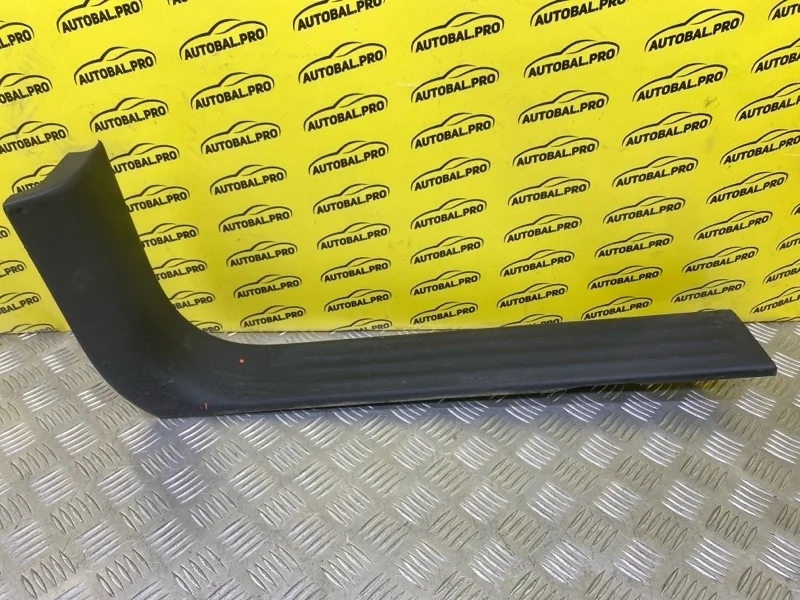 Накладка на порог внутренняя передняя правая Infiniti QX80 (2013-2020) 2014 769B41LA0A 5.6 I VK56VD