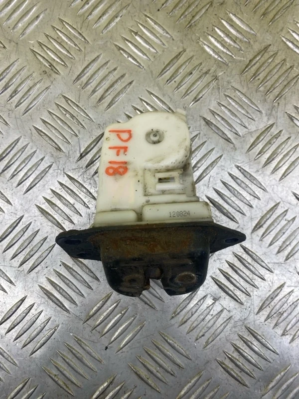 Замок багажника Nissan Pathfinder (R51M) 2004-2013 2012 90502CY00A ВНЕДОРОЖНИК 3.0 D V9X