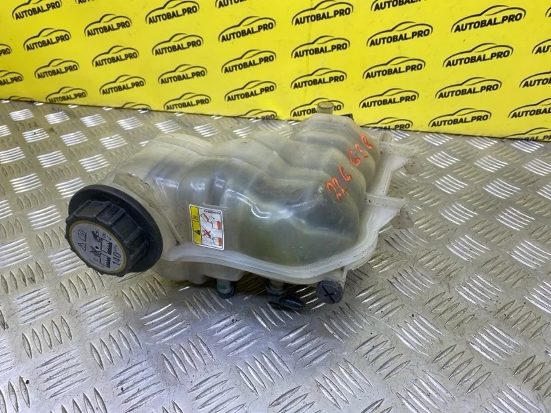 Бачок расширительный Land Rover Discovery V (2016-н.в.) 2018 LR034654 3.0 D 30DDTX