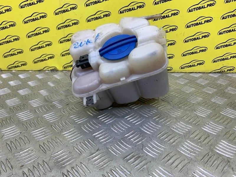 Бачок расширительный Volkswagen Touareg II (2010-2018) 2013 7P0121407B ВНЕДОРОЖНИК 3.0 D CJMA