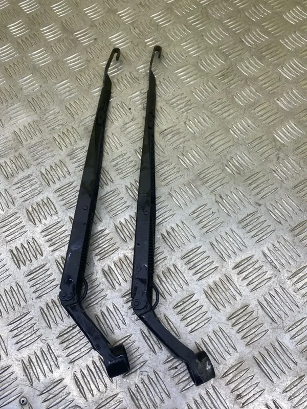 Щеткодержатель (поводок стеклоочистителя, дворник) Lexus Lx 570 (2007-2022) 2008 8521160260 ВНЕДОРОЖНИК 5.7 I 3URFE