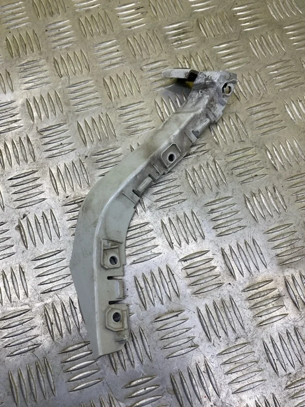 Кронштейн крепления бампера заднего Land Rover Range Rover Evoque I (2011-2018) 2014 BJ3217A881AC ВНЕДОРОЖНИК 2.2 D 224DT, правый