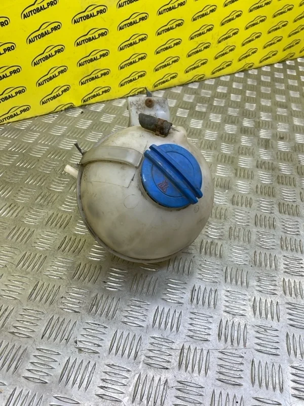 Бачок расширительный Volkswagen Crafter I (2006-2016) 2016 2E0121407 2.0 D CKTC