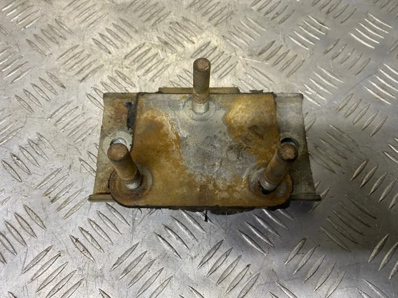 Подушка крепления КПП Nissan Pathfinder (R51M) 2004-2013 2006 11320EB302 ВНЕДОРОЖНИК 2.5 D YD25DDTI
