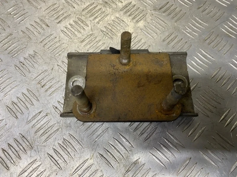 Подушка крепления КПП Nissan Pathfinder (R51M) 2004-2013 2010 11320EB302 ВНЕДОРОЖНИК 2.5 D YD25DDTI