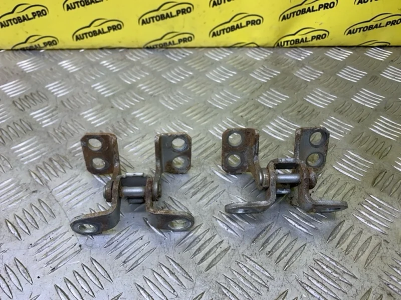 Петля двери багажника Toyota Land Cruiser Prado 120 (2002-2009) 2004 6880160050 ВНЕДОРОЖНИК 3.0 D