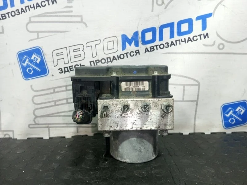 Блок ABS (насос) Nissan Teana 2010 88724A588 J32 VQ25DE