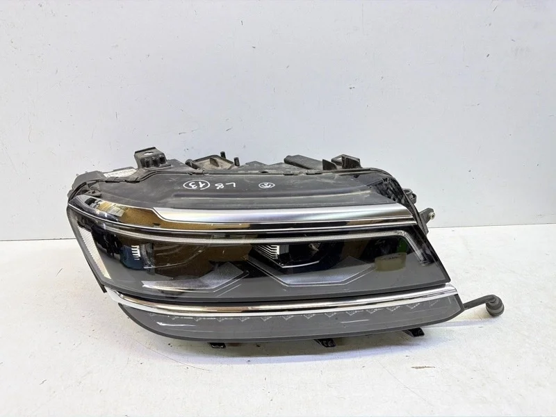 Фара Volkswagen Tiguan 2016-2020