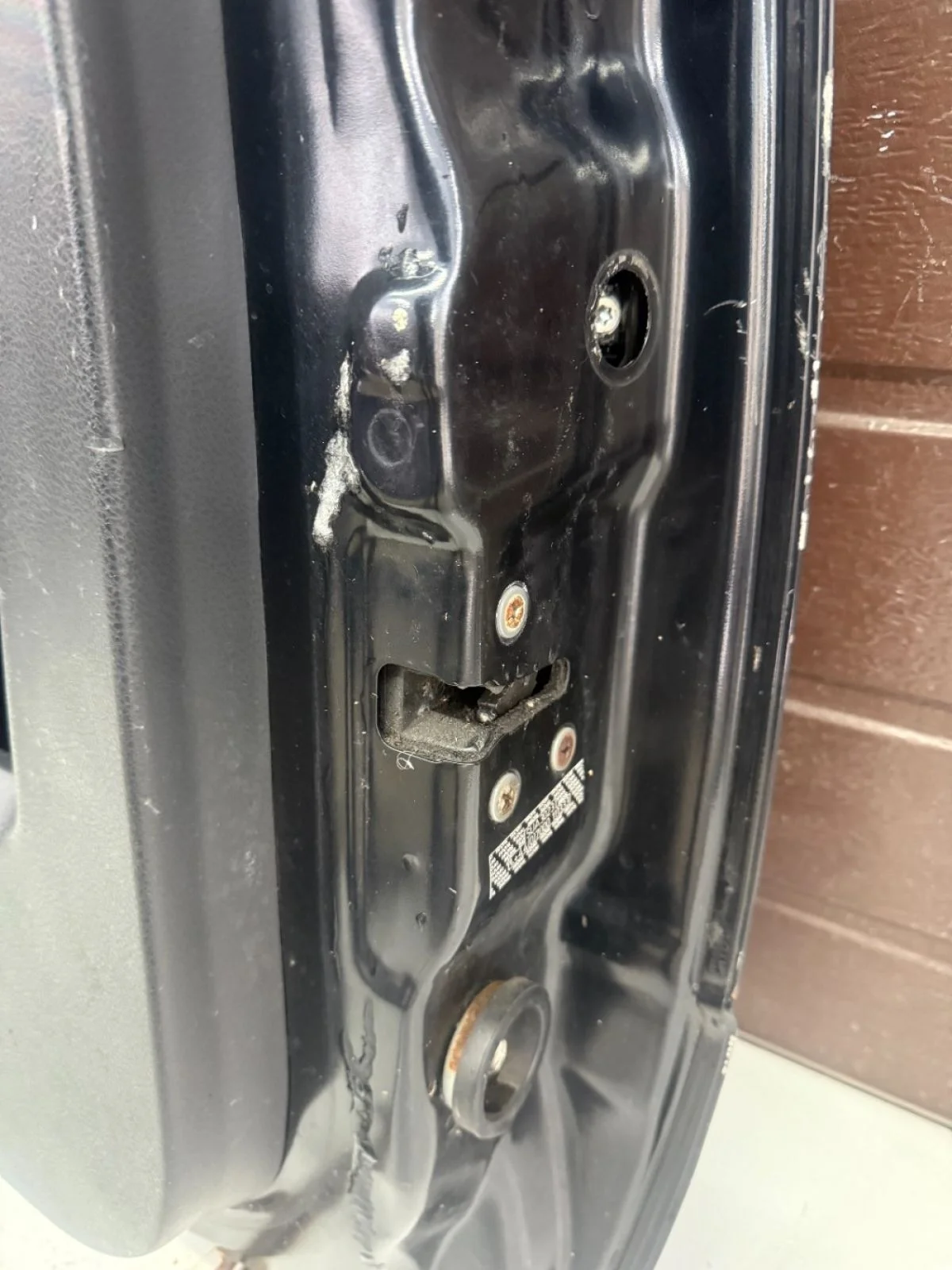 Замок крышки багажника Suzuki Grand Vitara II (2005—2008)