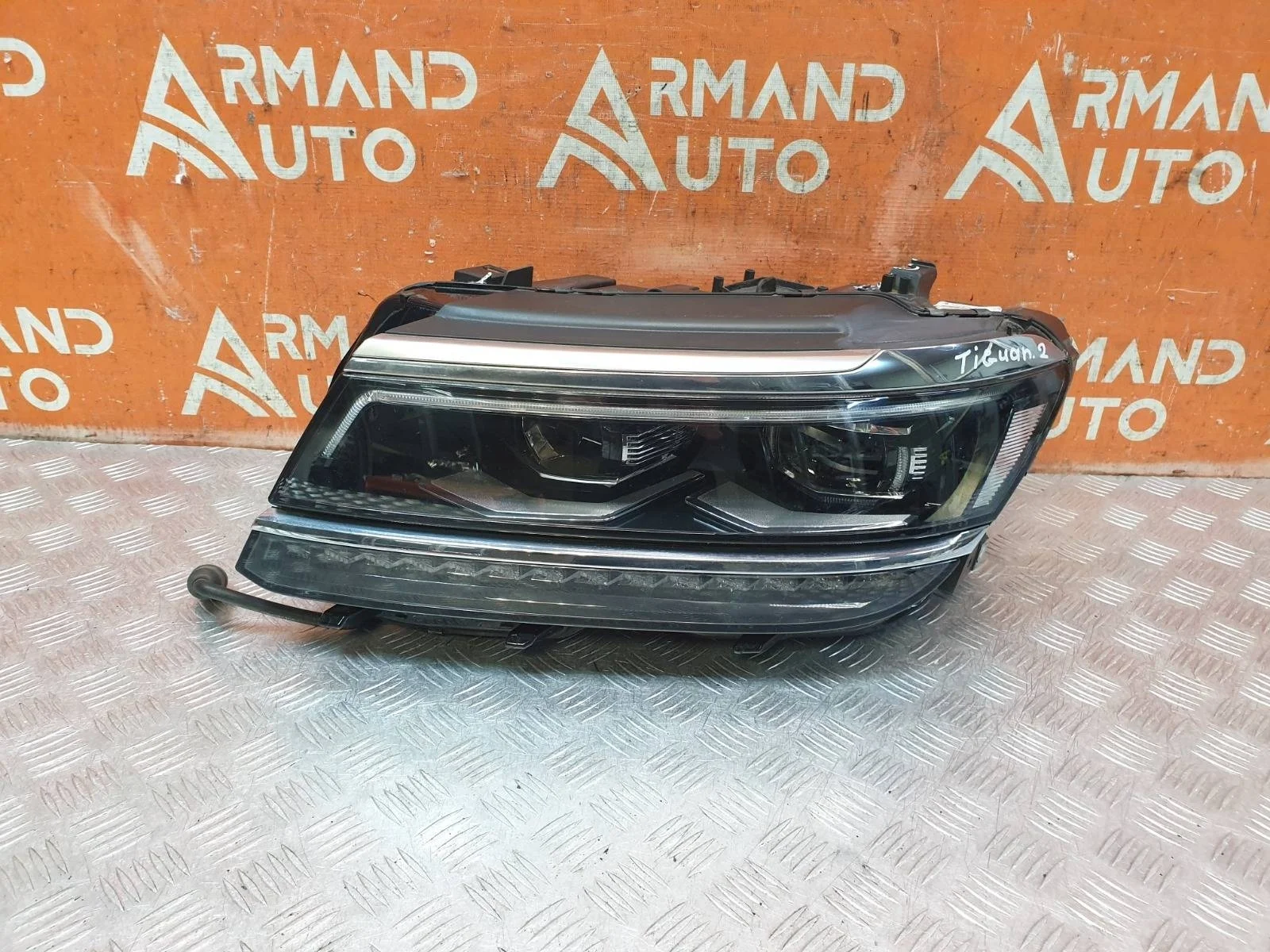 Фара Volkswagen Tiguan 2016-2020