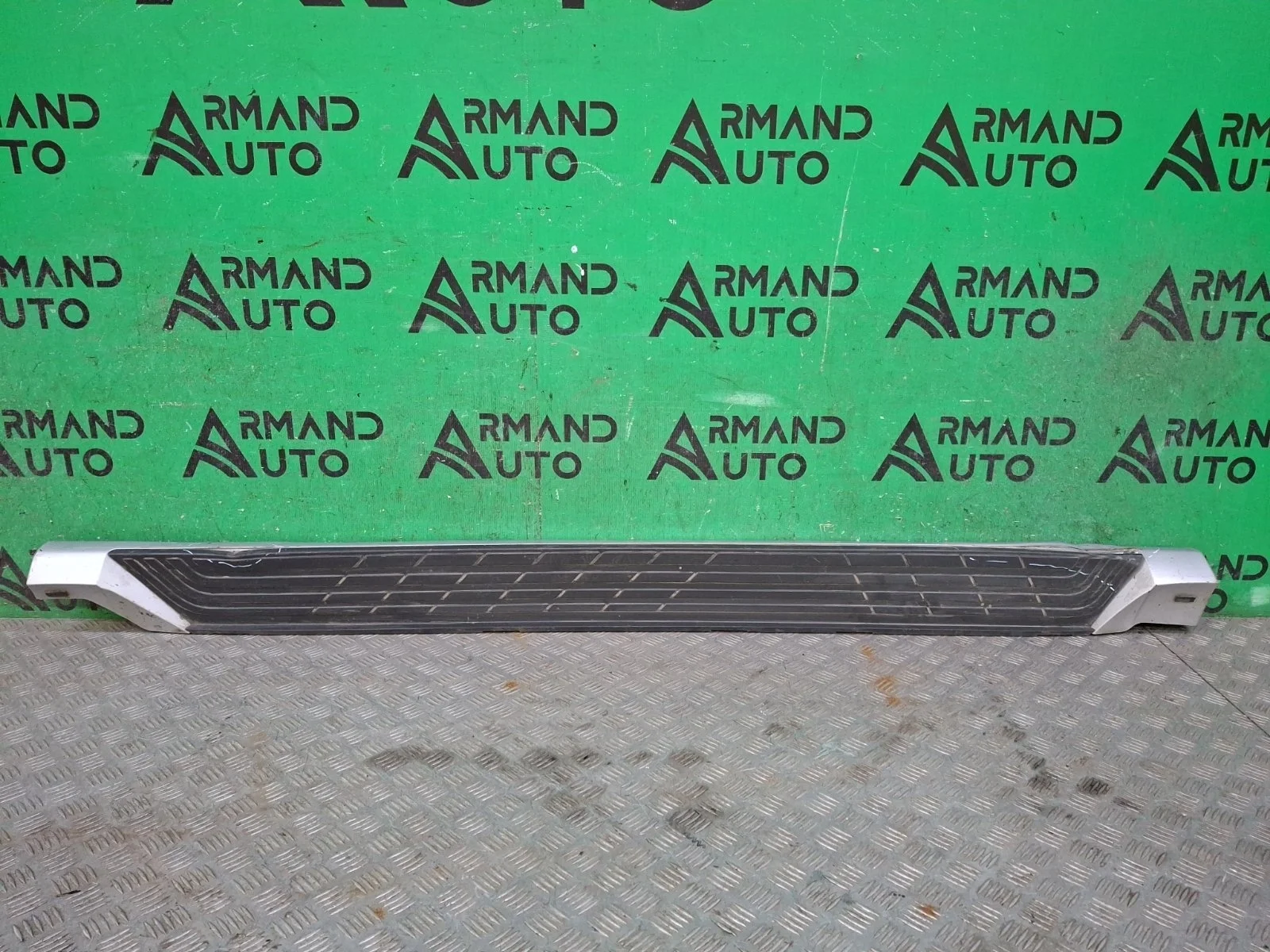 Накладка порога Mitsubishi Pajero 2006-нв 4